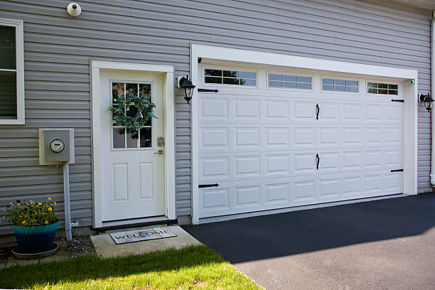 24/7 Emergency Garage Door Panel Replacement experts in Belmont, VA
